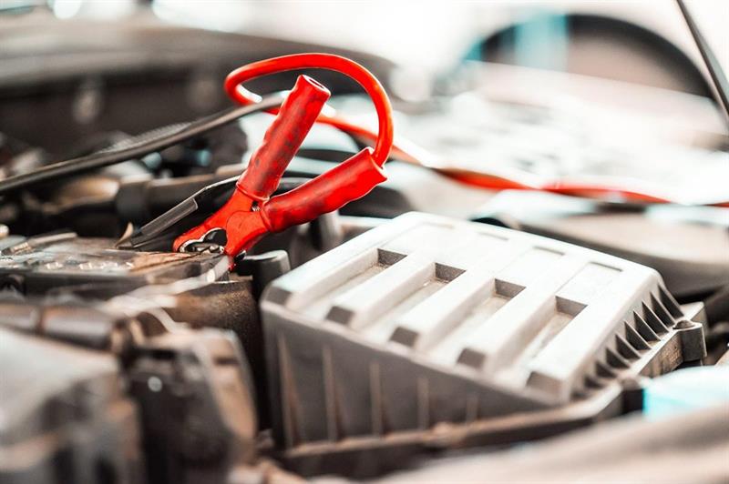 4 dicas para manter a bateria do seu carro funcionando por mais tempo